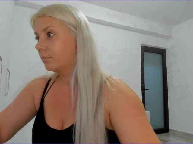 Sarrah8 webcam