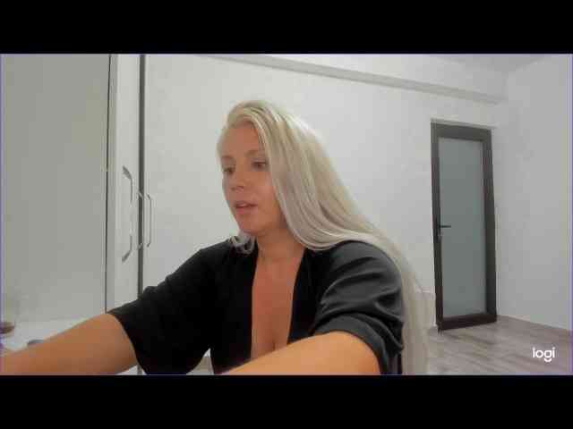 Sarrah8 webcam