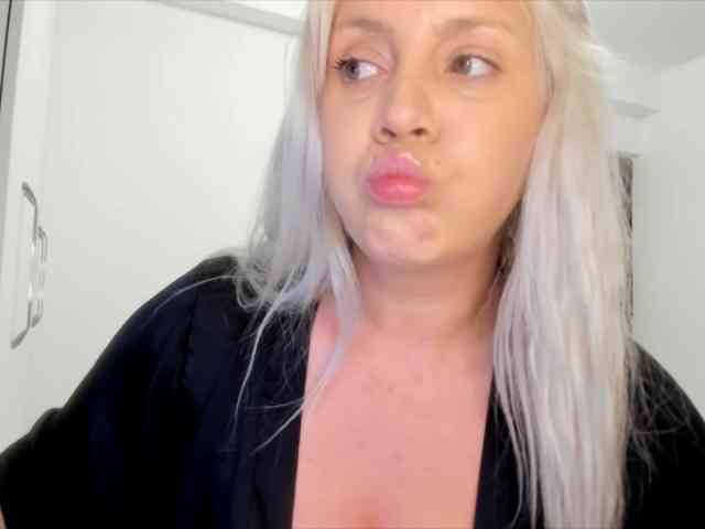 Sarrah8 webcam