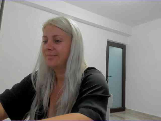 Sarrah8 webcam