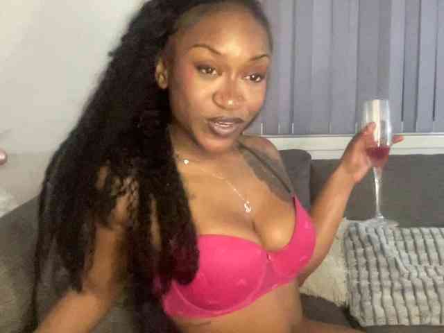 CocoTooFine24 webcam