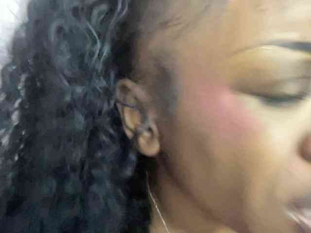 CocoTooFine24 webcam