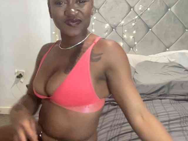 CocoTooFine24 webcam