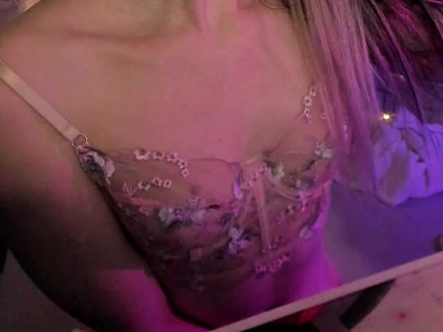 lenaaddiction's BongaCams show and profile