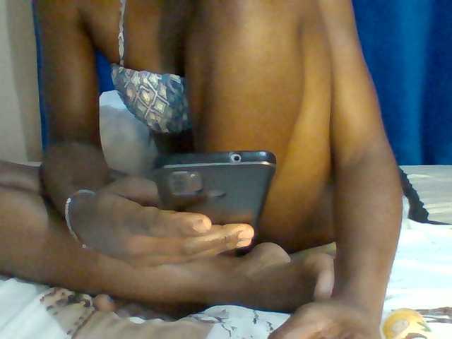 Sexybooty15's BongaCams show and profile