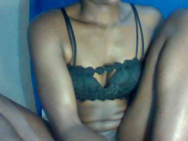Sexybooty15 webcam