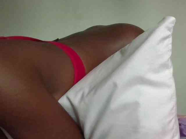 Sexybooty15 webcam