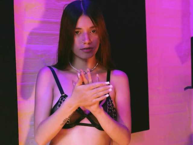 valeria-mendoza's BongaCams show and profile