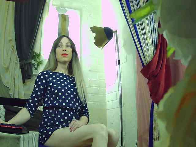 Mary-Loon Live Webcam on BongaCams