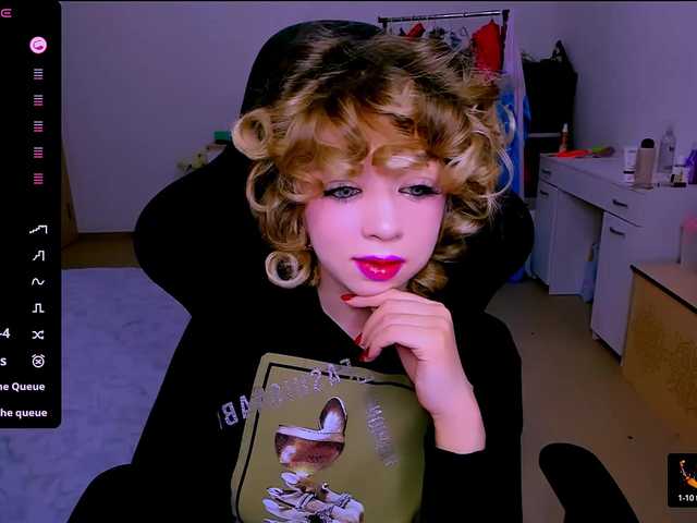 BabyNicole's BongaCams show and profile