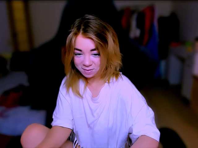 BabyNicole's BongaCams show and profile