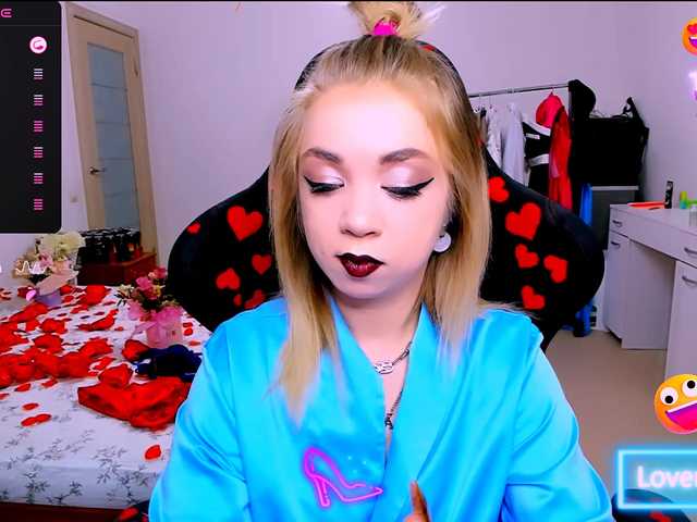 BabyNicole — Your best confession of submission is tokens. Saving up for a bdsm swing and a sex machine