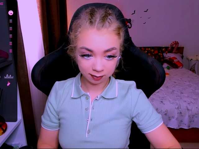 BabyNicole's BongaCams show and profile