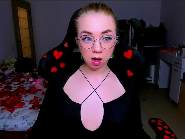 BabyNicole's BongaCams show and profile