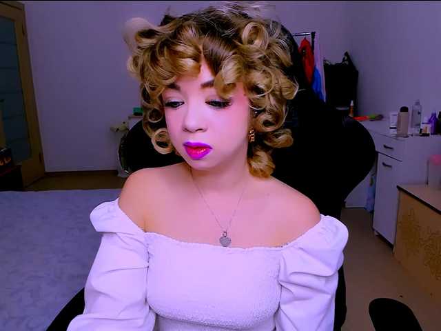 BabyNicole's BongaCams show and profile