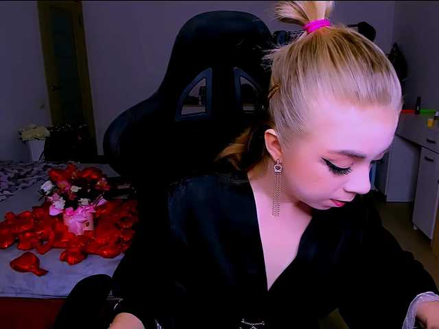 BabyNicole's BongaCams show and profile