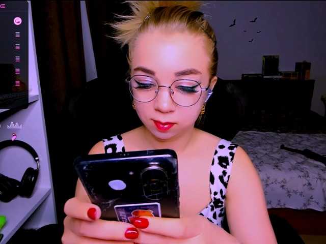 BabyNicole's BongaCams show and profile