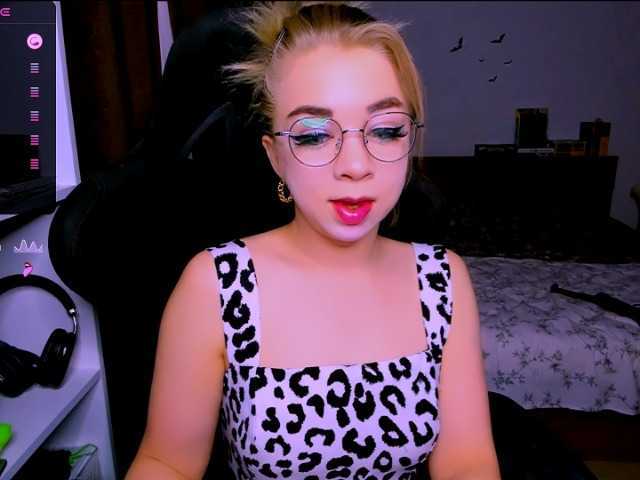 BabyNicole's BongaCams show and profile