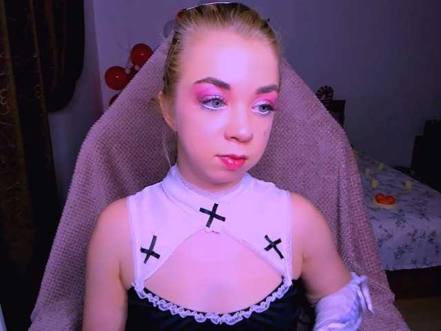 BabyNicole's BongaCams show and profile