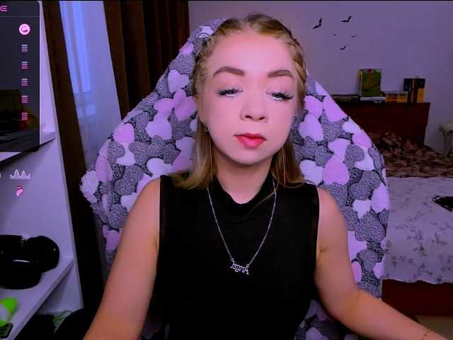 BabyNicole's BongaCams show and profile