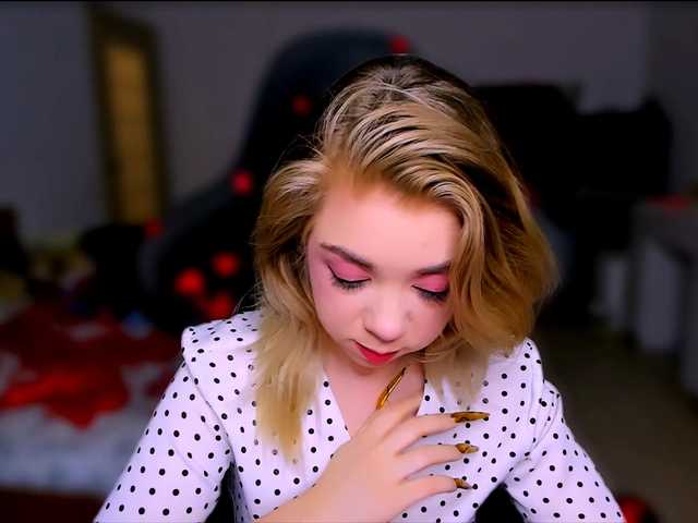 BabyNicole's BongaCams show and profile