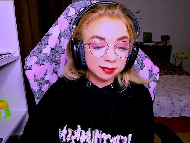 BabyNicole's BongaCams show and profile