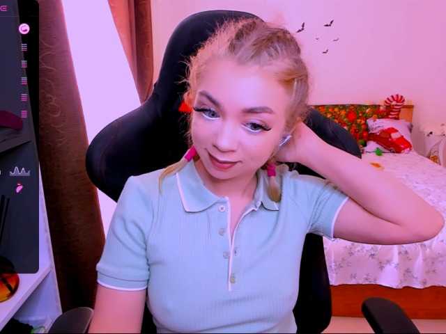 BabyNicole's BongaCams show and profile