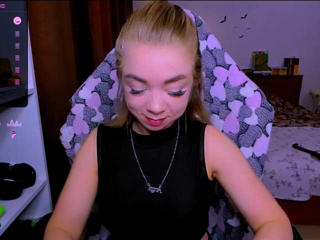 BabyNicole's BongaCams show and profile