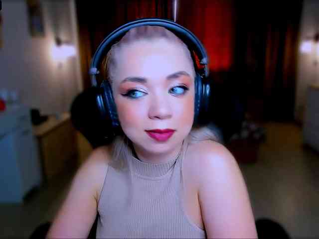 BabyNicole webcam