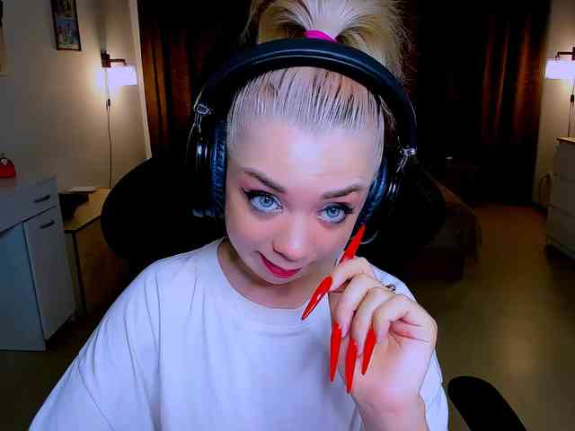 BabyNicole webcam