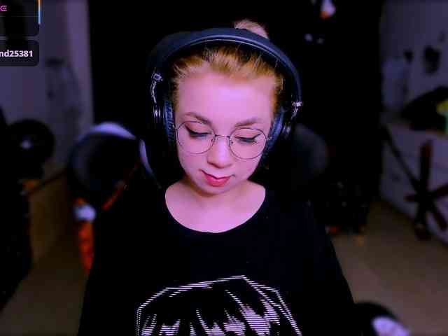 BabyNicole webcam