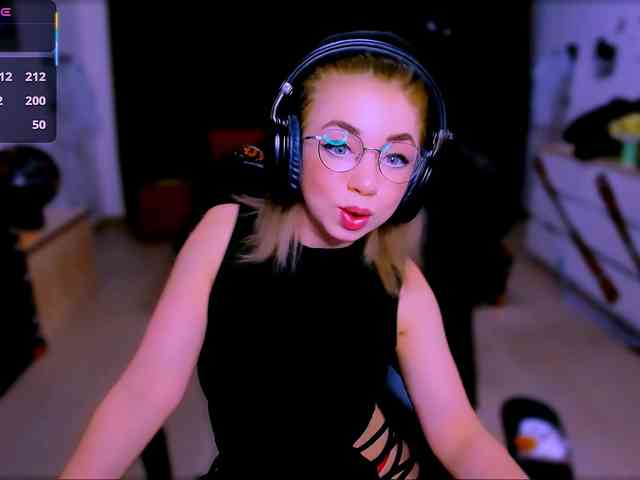 BabyNicole webcam