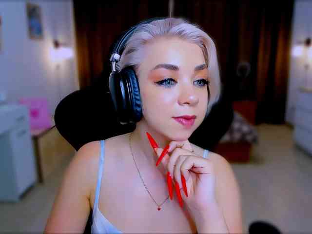 BabyNicole webcam