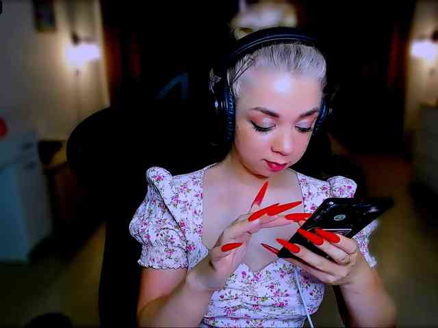 BabyNicole webcam