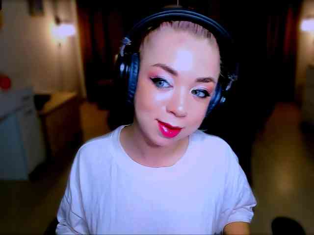 BabyNicole webcam