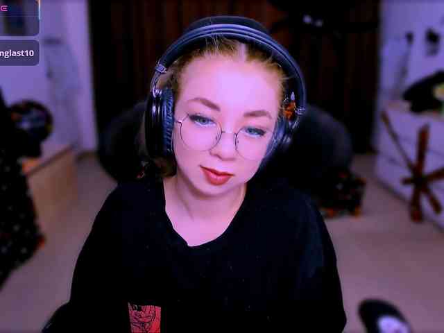 BabyNicole webcam