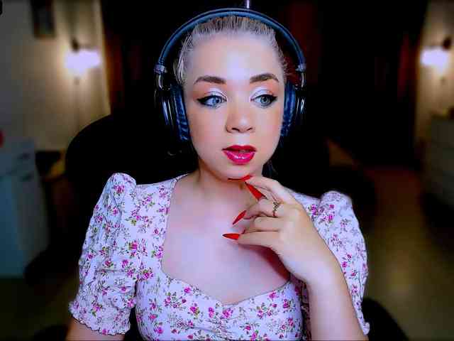 BabyNicole webcam