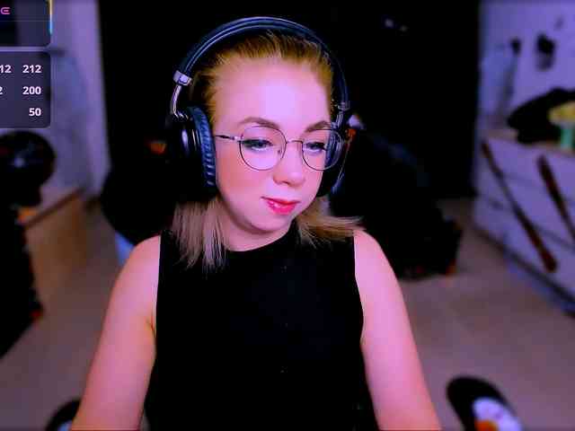 BabyNicole webcam