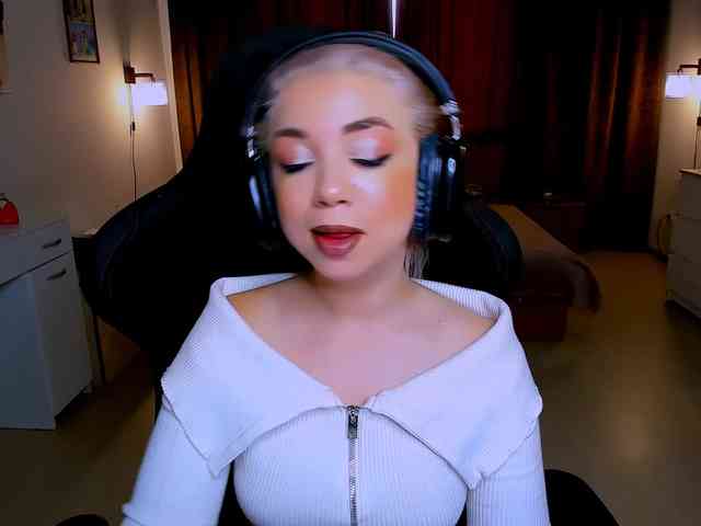 BabyNicole webcam