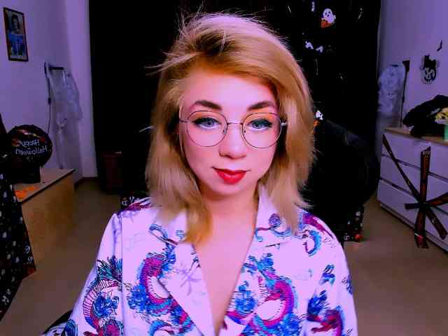 BabyNicole webcam
