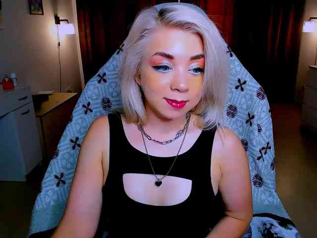 BabyNicole webcam