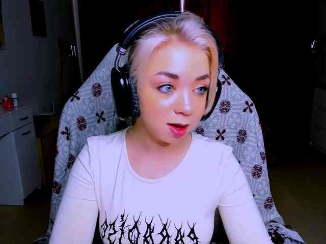 BabyNicole webcam