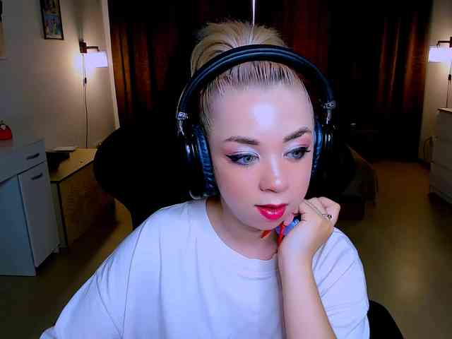 BabyNicole webcam