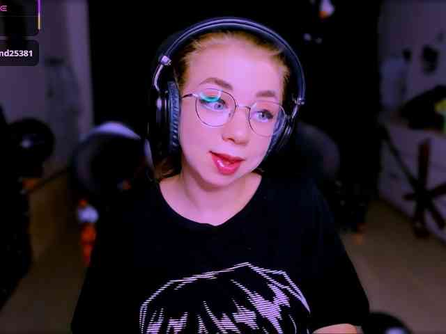 BabyNicole webcam