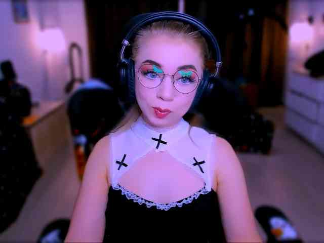 BabyNicole webcam