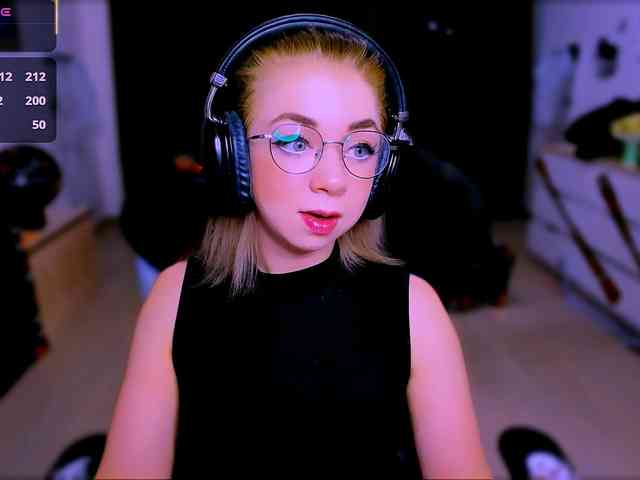BabyNicole webcam