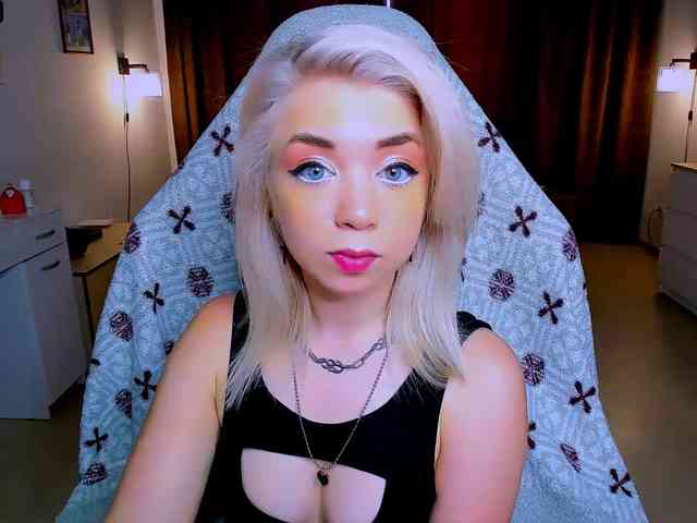 BabyNicole webcam