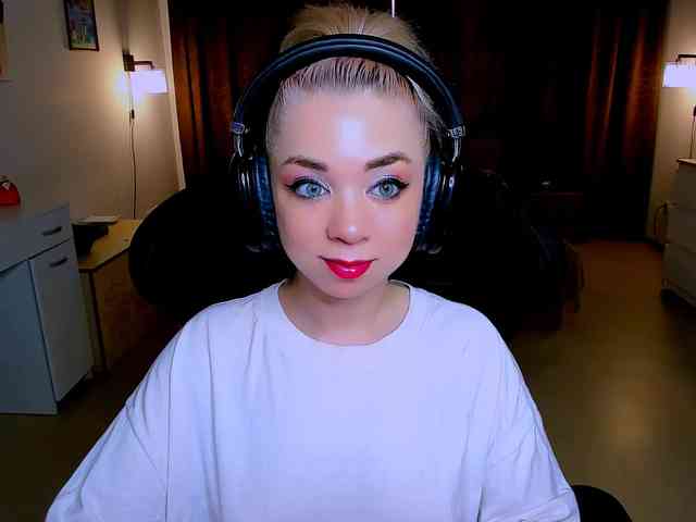 BabyNicole webcam