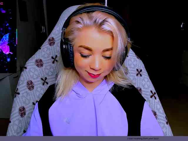 BabyNicole webcam