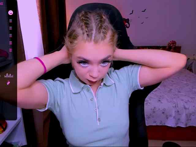 BabyNicole webcam